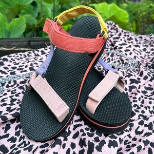 Women’s Sandals